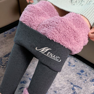 collant chauffant gris et rose porter par une femme