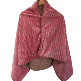 Photo d'un poncho chauffant en peluche rose
