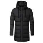 blouson taille longue noir chauffant avec batterie sur un fond blanc